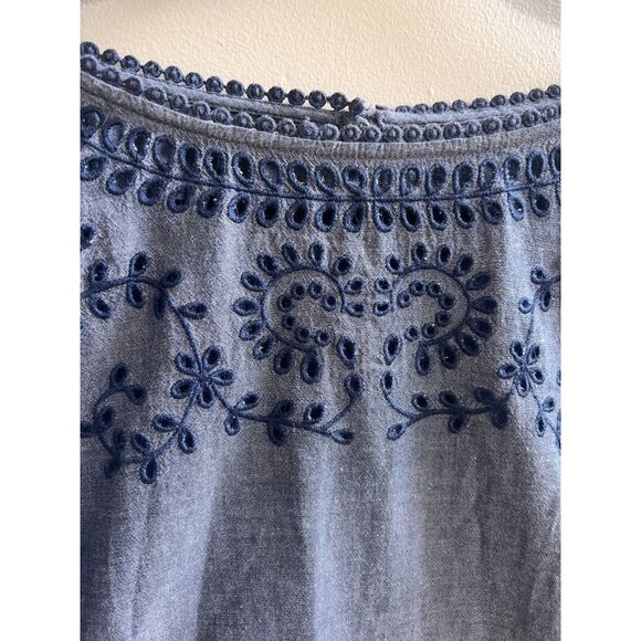 Low Price! Talbots Chambray Blue Embroidered Top – Size Large - Picture 3 of 5